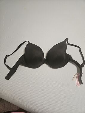 PINK Victoria's Secret Black Push-Up T-Shirt Bra